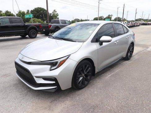 Used 2024 Toyota Corolla SE image 3
