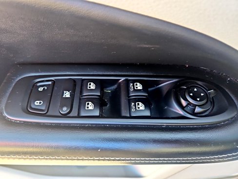 Used 2018 Jeep Compass Latitude w/ Cold Weather Group image 19