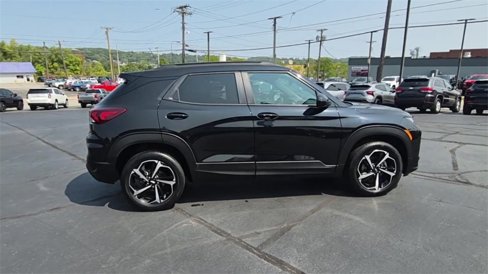 Used 2022 Chevrolet TrailBlazer RS w/ Sun and Liftgate Package image 2