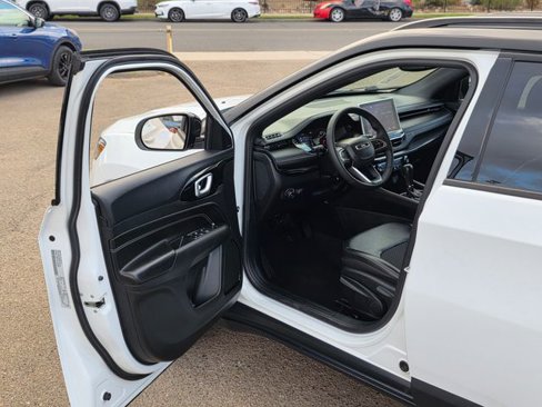 Used 2022 Jeep Compass Altitude image 41