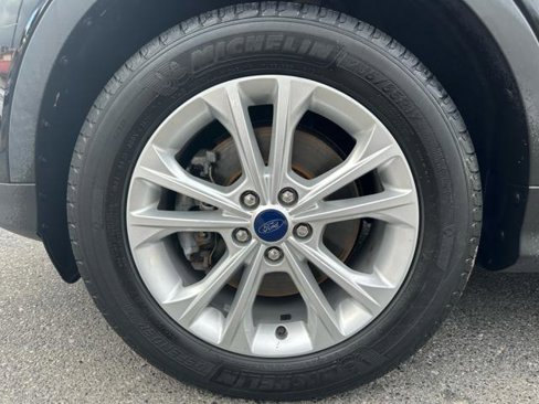 Used 2018 Ford Escape SE w/ SE Sync 3 Package image 24