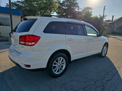 Used 2014 Dodge Journey SXT w/ Flexible Seating Group image 3