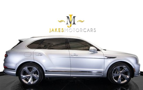 Used 2023 Bentley Bentayga Plug-In Hybrid image 19