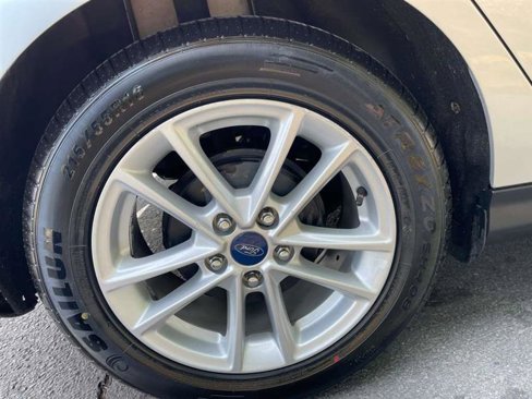 Used 2015 Ford Focus SE image 34