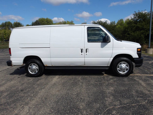 Used 2010 Ford E-250 and Econoline 250 image 2