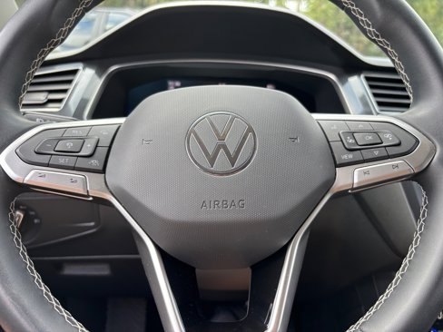 Used 2022 Volkswagen Tiguan SE image 34