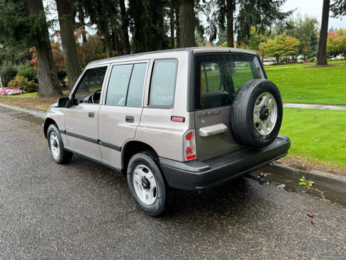Used 1998 Chevrolet Tracker 4WD image 3