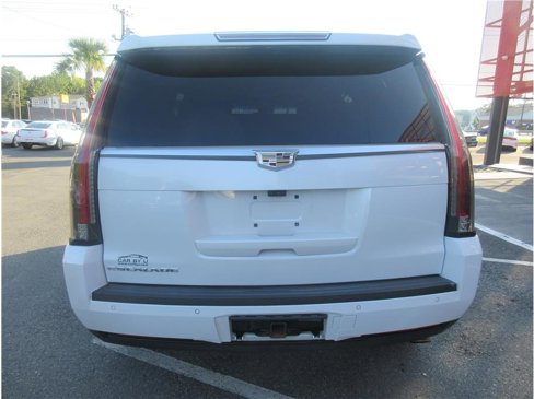 Used 2017 Cadillac Escalade Platinum image 4