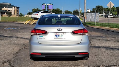 Used 2017 Kia Forte LX image 6
