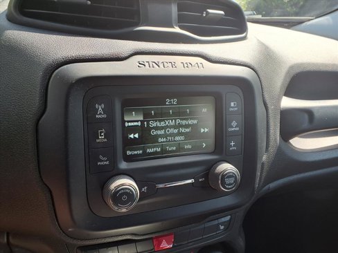 Used 2016 Jeep Renegade Limited image 22