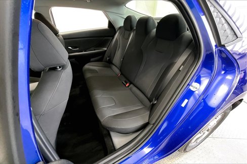 Certified 2025 Hyundai Elantra SE image 25