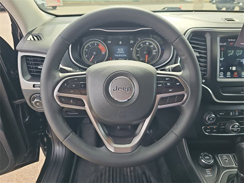 Used 2022 Jeep Cherokee Latitude Lux w/ Mopar Interior Package image 19