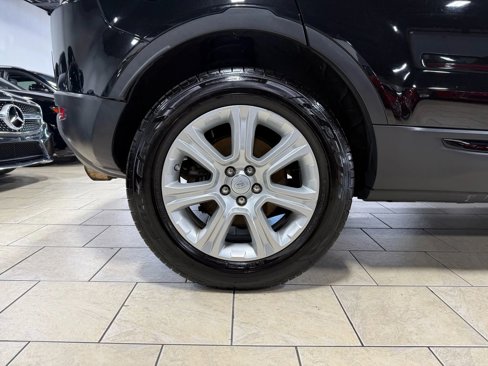 Used 2016 Land Rover Range Rover Evoque SE Premium image 34