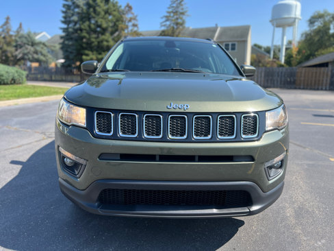 Used 2018 Jeep Compass Latitude w/ Cold Weather Group image 12