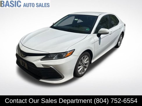 Used 2024 Toyota Camry LE image 1