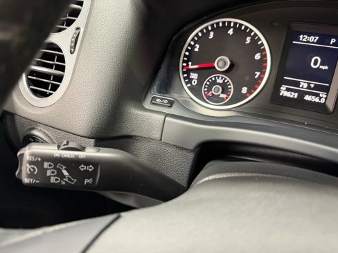 Used 2016 Volkswagen Tiguan S image 41