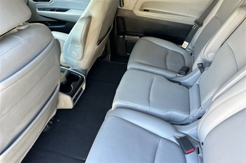 Used 2018 Honda Odyssey Elite image 12