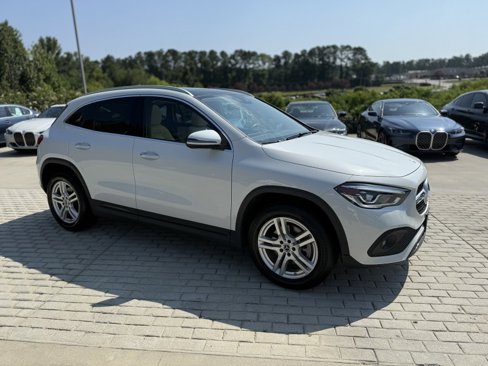 Used 2021 Mercedes-Benz GLA 250 4MATIC w/ Premium Package image 8
