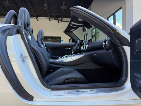 Used 2018 Mercedes-Benz AMG GT Roadster image 29