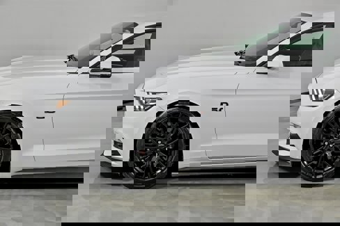Used 2017 Ford Mustang GT Premium w/ GT Performance Package image 7