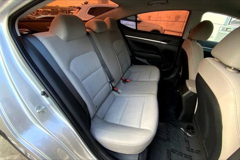 Used 2018 Hyundai Elantra SE image 19