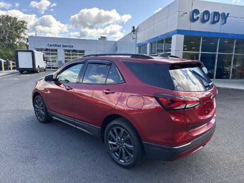 Certified 2022 Chevrolet Equinox RS w/ Infotainment Package image 3