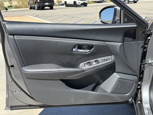 Used 2024 Nissan Sentra SV image 27