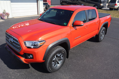 Used 2016 Toyota Tacoma TRD Off-Road image 11