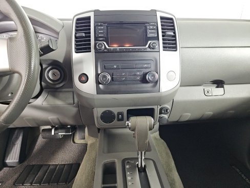 Used 2017 Nissan Frontier SV image 19