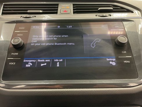 Used 2022 Volkswagen Tiguan SE w/ Panoramic Sunroof Package image 21