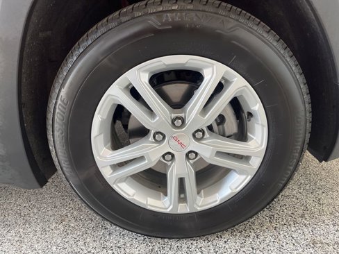 Used 2024 GMC Terrain SLE image 36