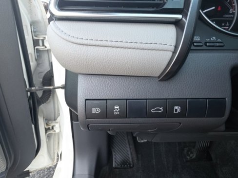 Used 2018 Toyota Camry SE image 17