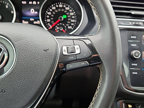 Certified 2021 Volkswagen Tiguan SEL image 18