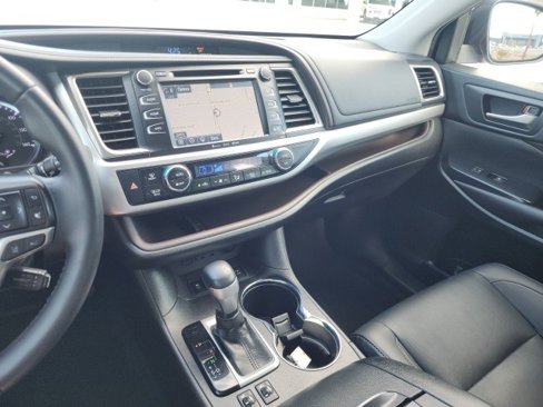 Used 2019 Toyota Highlander XLE image 45