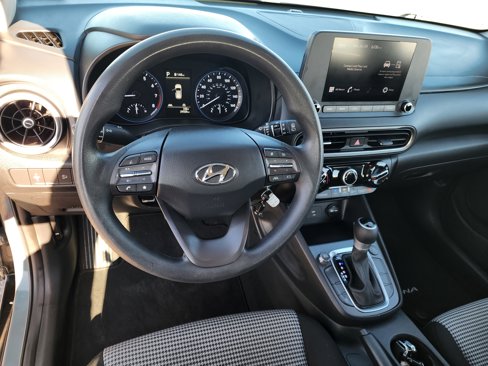 Used 2022 Hyundai Kona SE w/ Cargo Package image 2