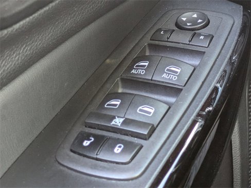 Used 2023 Jeep Cherokee Altitude Lux image 24