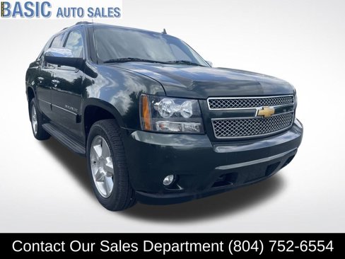 Used 2013 Chevrolet Avalanche LT w/ All-Star Edition image 3
