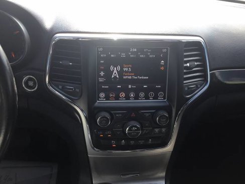 Used 2018 Jeep Grand Cherokee Laredo image 16