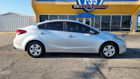 Used 2017 Kia Forte LX image 8