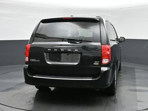 Used 2019 Dodge Grand Caravan SXT image 6