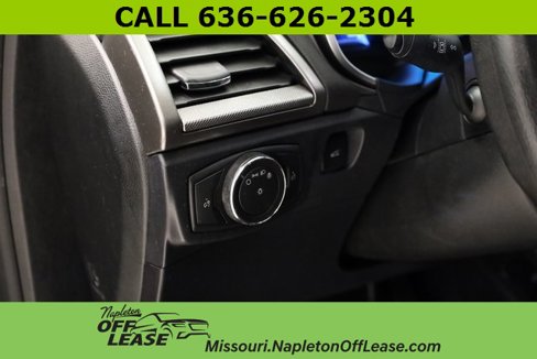 Used 2020 Ford Fusion SE image 12