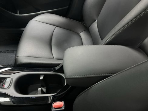 Used 2024 Toyota Corolla Cross XLE w/ Convenience Package image 22