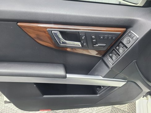 Used 2011 Mercedes-Benz GLK 350 4MATIC image 22