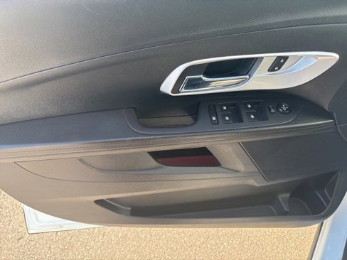 Used 2017 Chevrolet Equinox LT w/ Convenience Package image 13