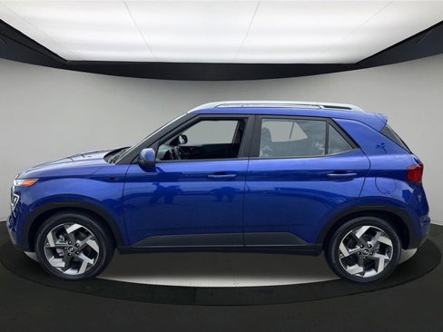 Certified 2022 Hyundai Venue Limited w/ Cargo Package image 8