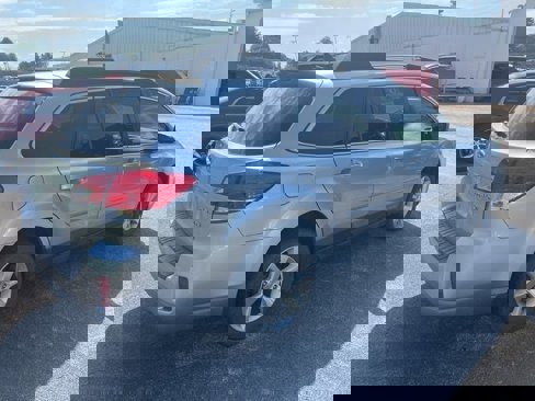 Used 2013 Subaru Outback 3.6R Limited image 9