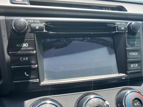 Used 2018 Toyota RAV4 LE image 9