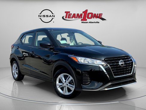 New 2025 Nissan Kicks Play S image 1