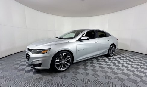 Used 2021 Chevrolet Malibu LT image 2