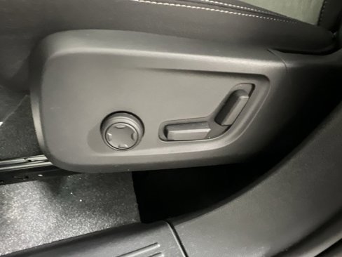 Certified 2025 Volvo XC40 B5 Core image 15